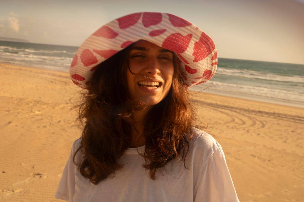 Sun Hat in Sea Shell on Thin Stripe