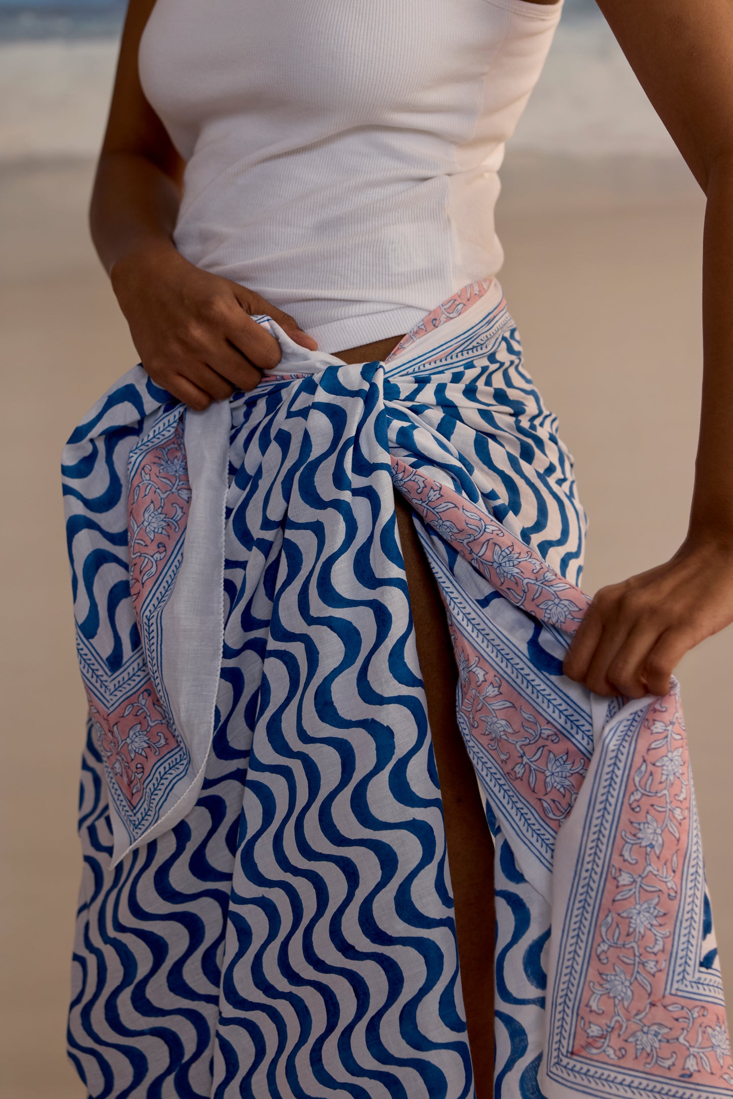 Sarong in Wavy Print