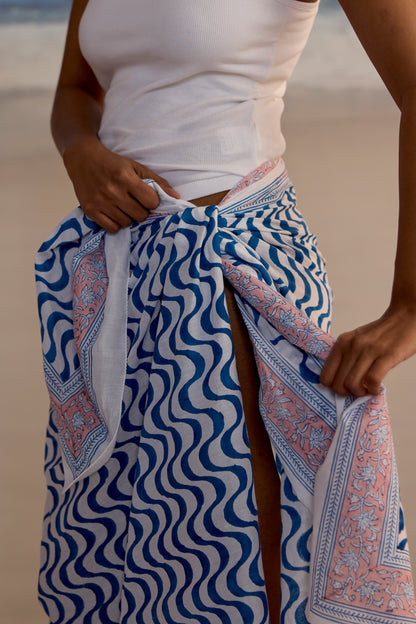 Sarong in Wavy Print