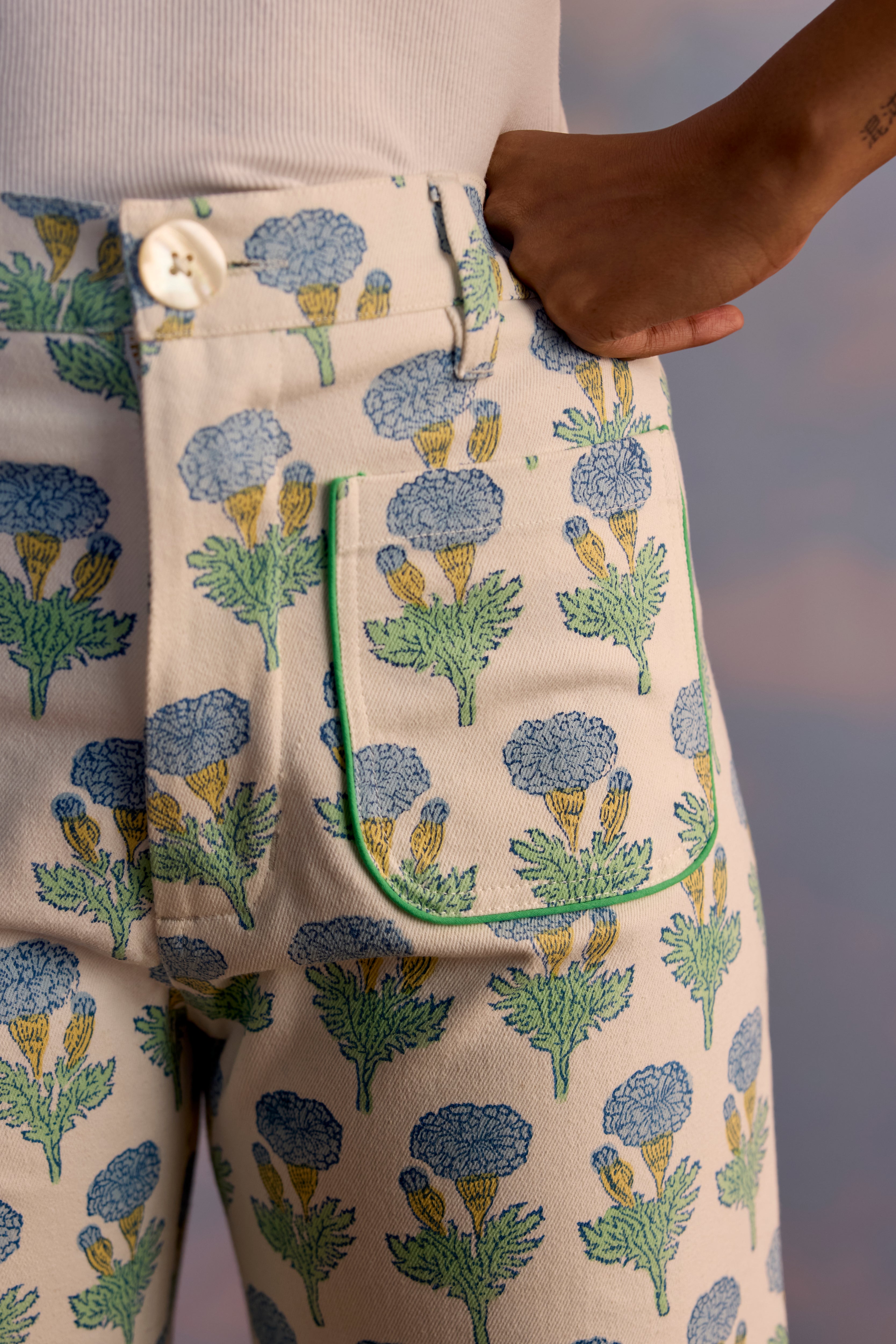 Boss Pants in Fleur Print | SZ Blockprints – SZ BLOCKPRINTS
