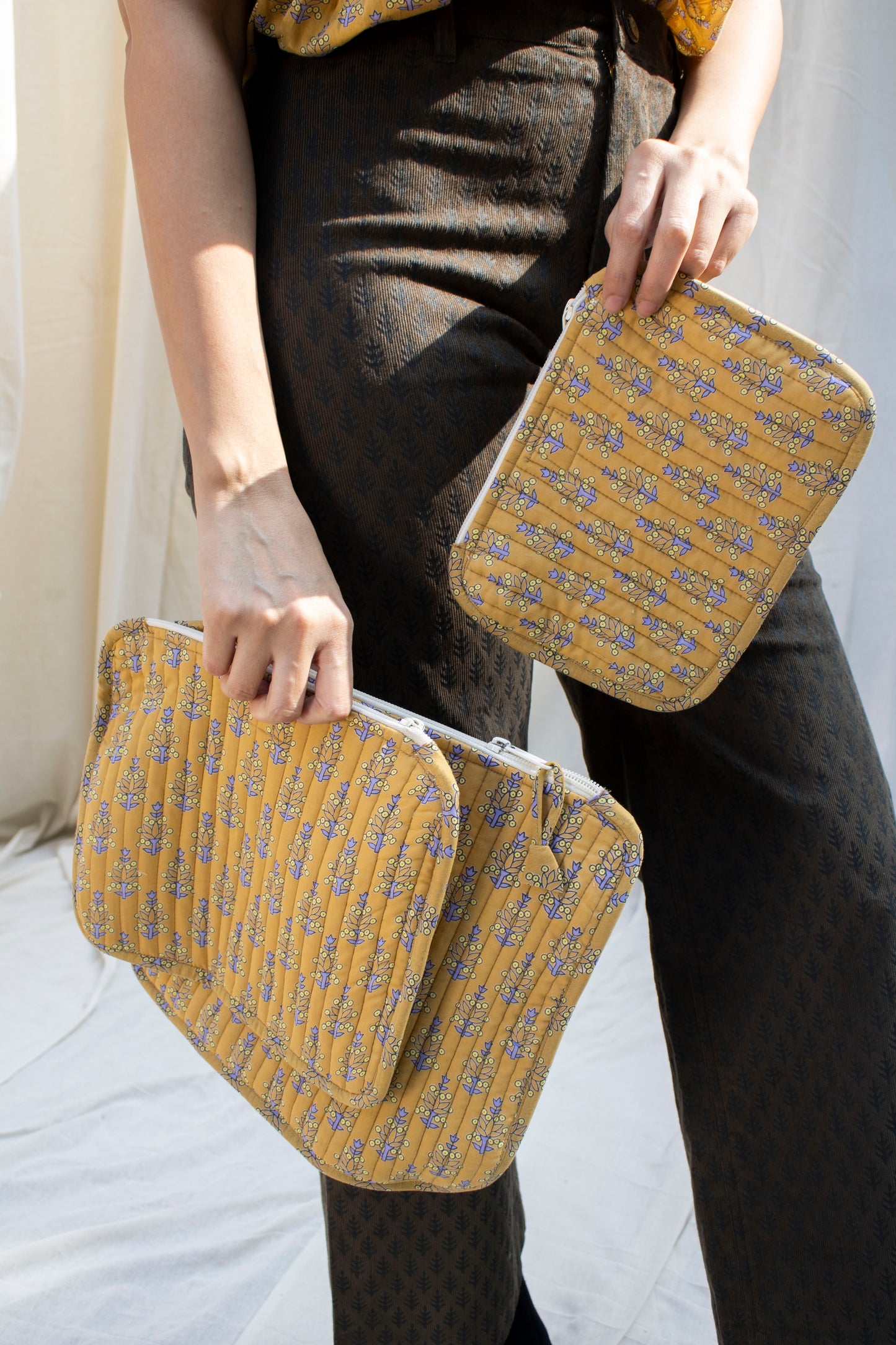 Pouch Set in Chai Winter Berry