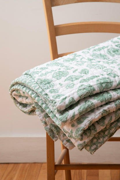 Medium Quilt in Shell Print & Patti