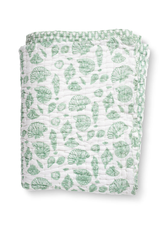 Medium Quilt in Shell Print & Patti