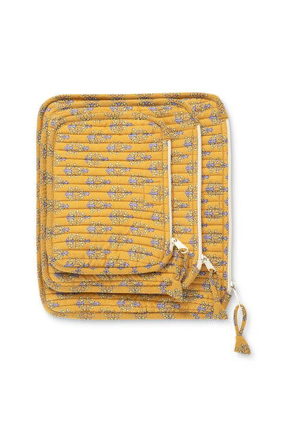 Pouch Set in Chai Winter Berry