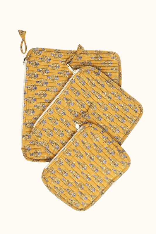 Pouch Set in Chai Winter Berry
