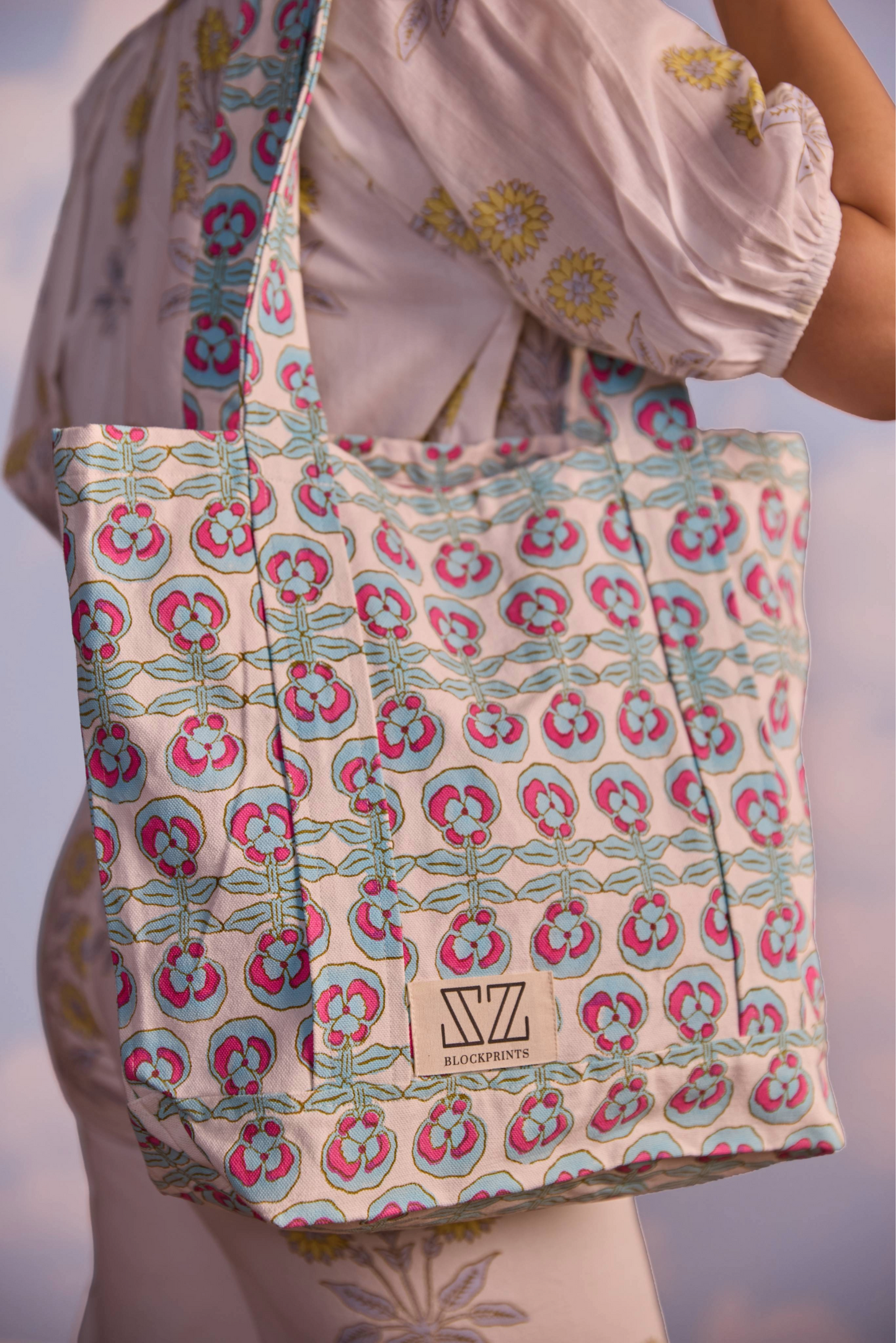 Small Tote in Pansy Print